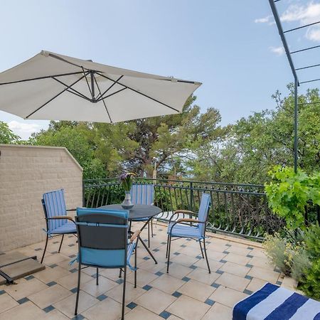 Apartmani Mirta Omis Luaran gambar