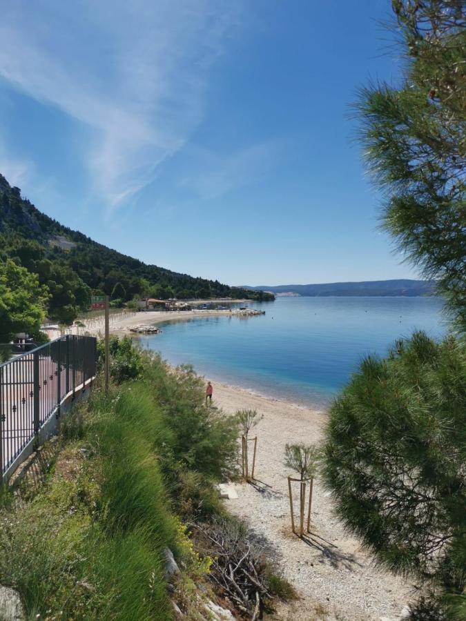Apartmani Mirta Omis Luaran gambar
