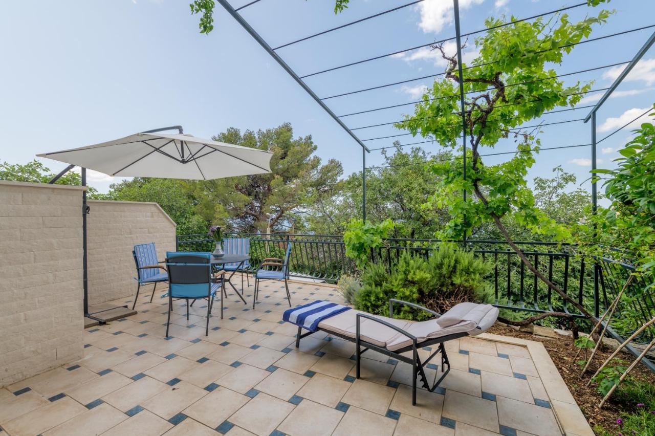 Apartmani Mirta Omis Luaran gambar
