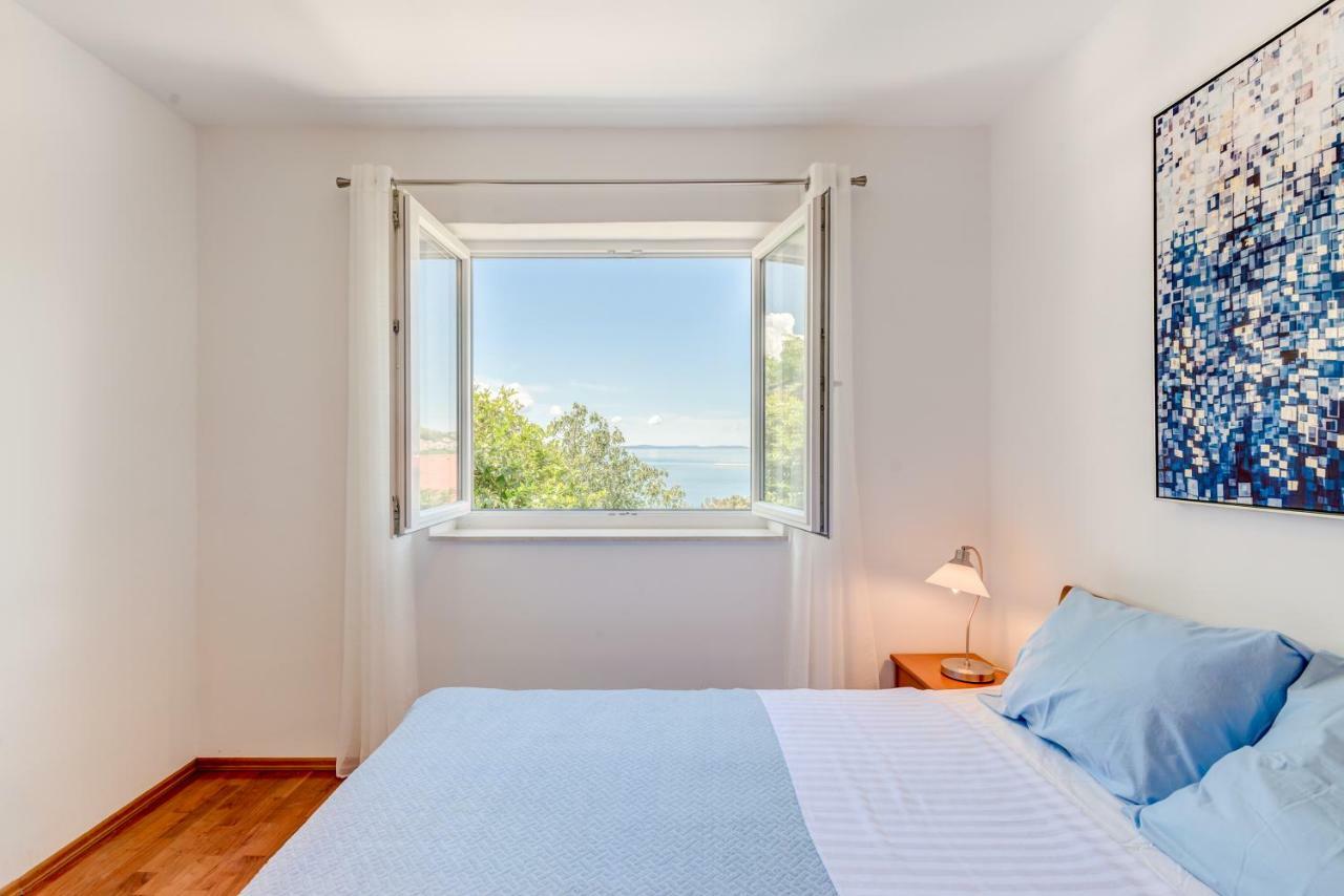 Apartmani Mirta Omis Luaran gambar