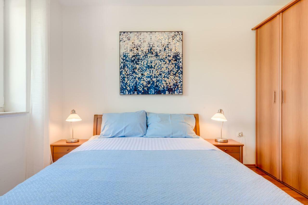 Apartmani Mirta Omis Luaran gambar