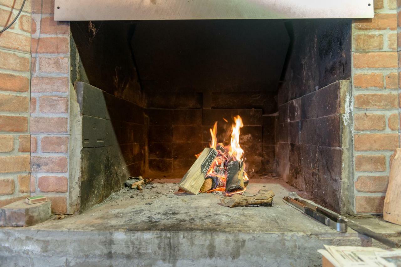 Apartmani Mirta Omis Luaran gambar